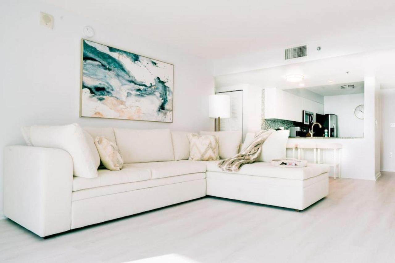 2br Penthouse With Unbeatable Water Views And Parking Miami