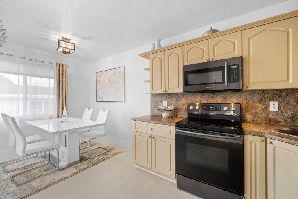 Beautiful In The Heart Of Apt 3 Apartment Miami