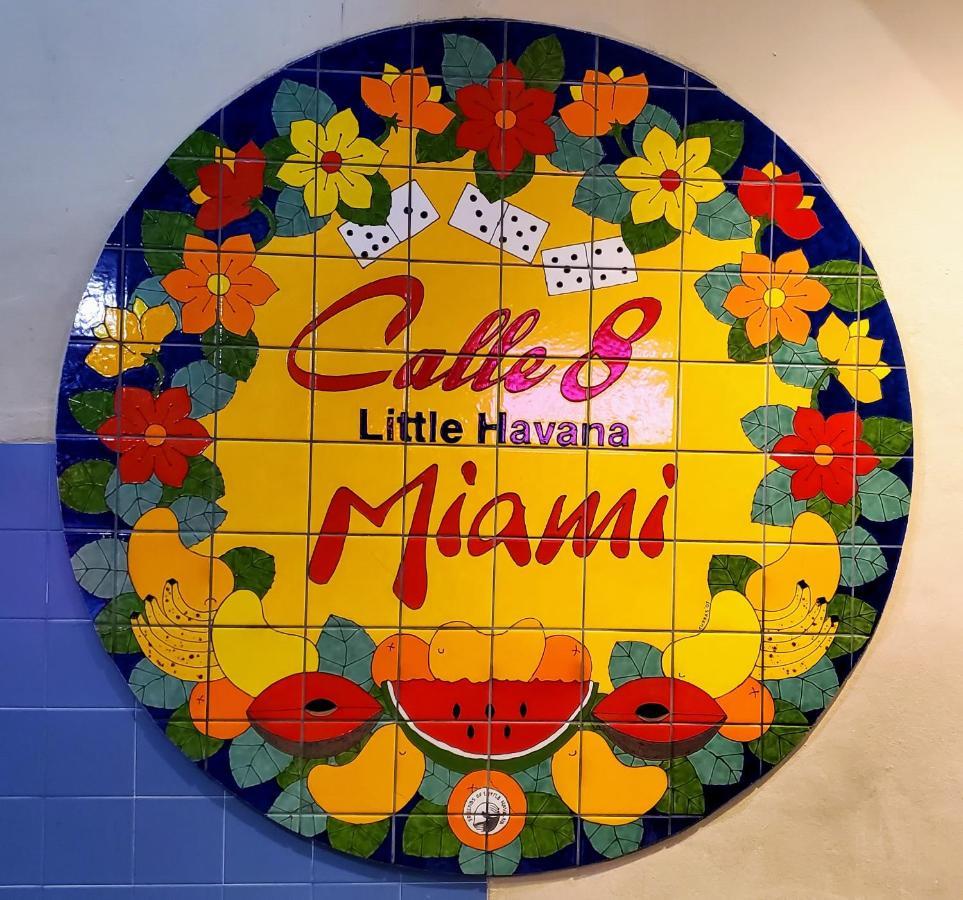 Casa Cuba In Little Havana, Brickell, Calle 8 And 10 Minutes To The Free Parking Apartment *