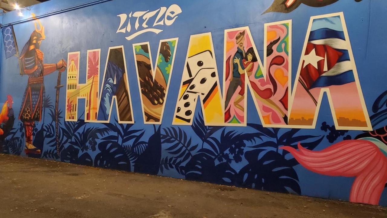 Casa Cuba In Little Havana, Brickell, Calle 8 And 10 Minutes To The Free Parking