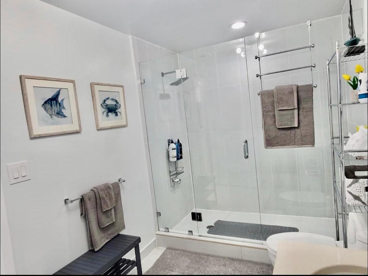 Spacious 2bd 2bth At Midblock Miami