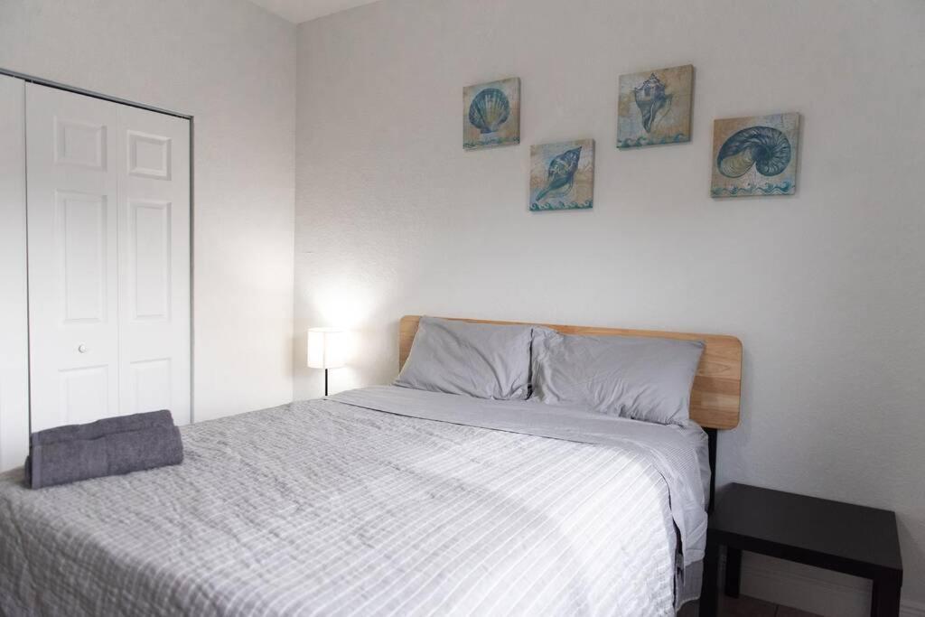 New House On The Block Near Airport. Holiday home Miami