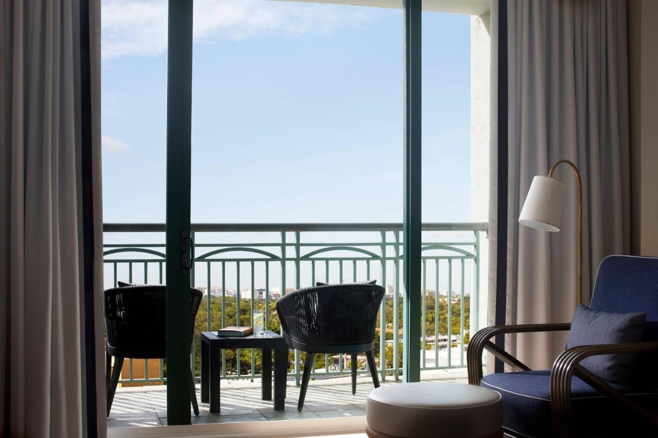 The Ritz-carlton Coconut Grove, Hotel