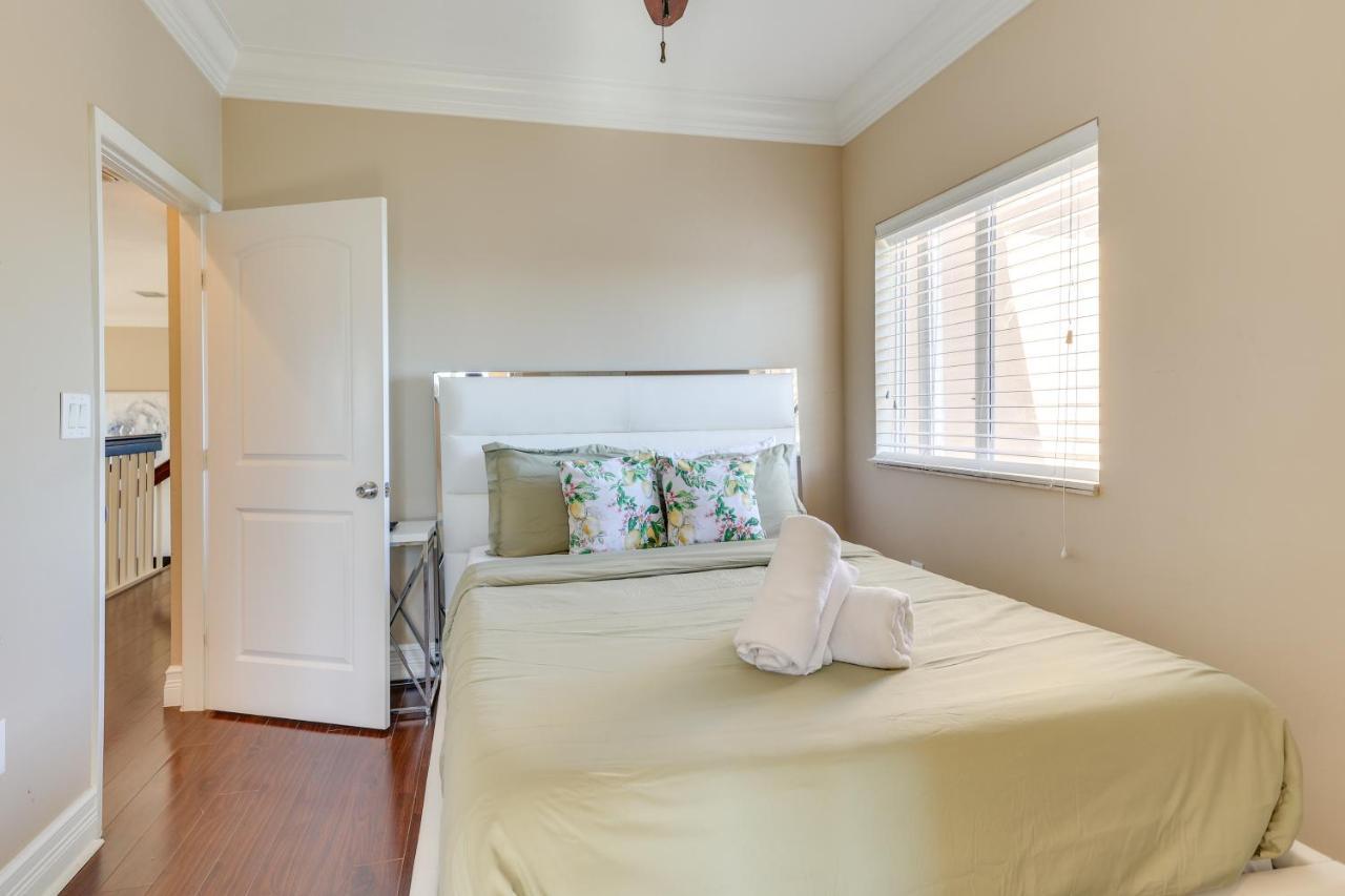 Spacious Retreat With Grill, Pool And Dock! * Miami
