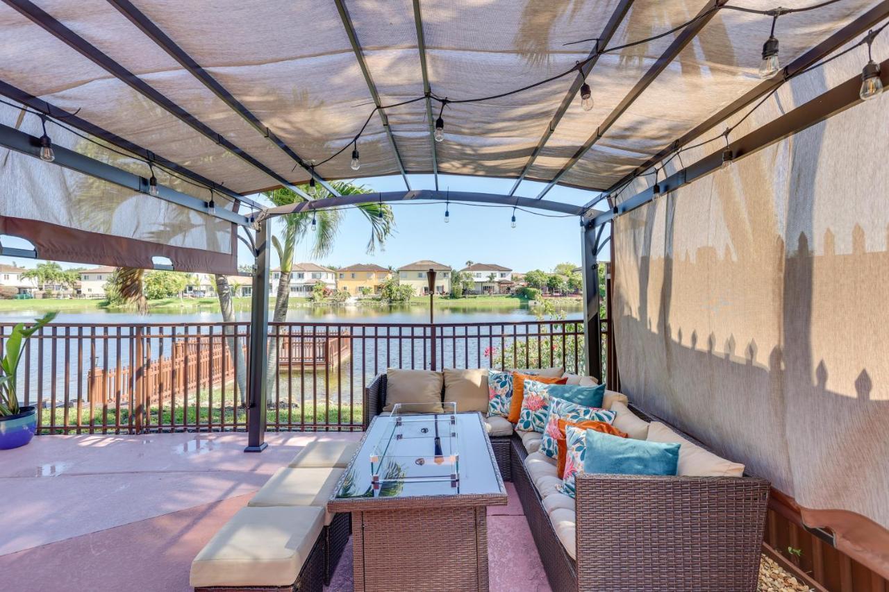 Spacious Retreat With Grill, Pool And Dock! Holiday home Miami