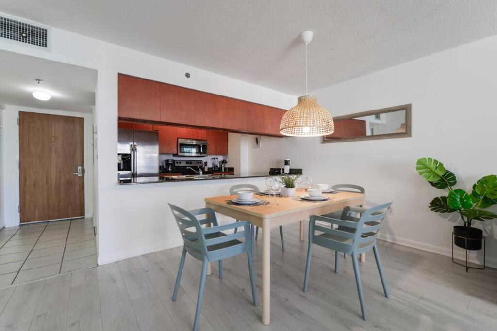 Exclusive With Free Parking And Pool At Brickell Apartamento Miami