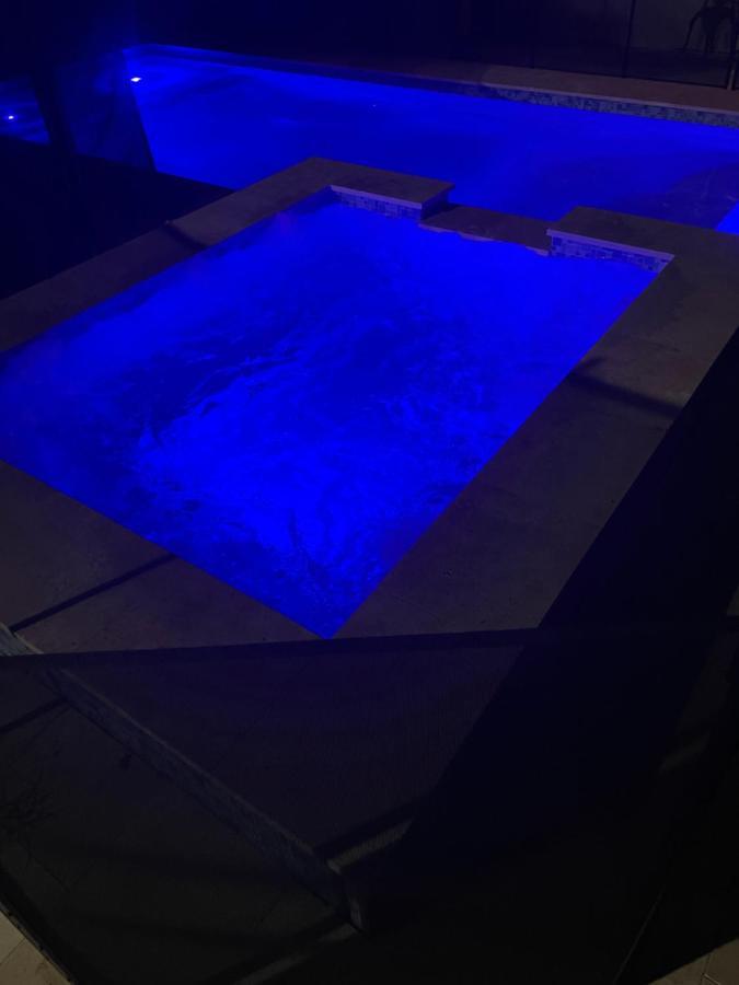Casa de férias Design District 4 Bedroom Pool