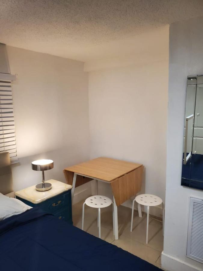 Apartment 1161 2 Main *
