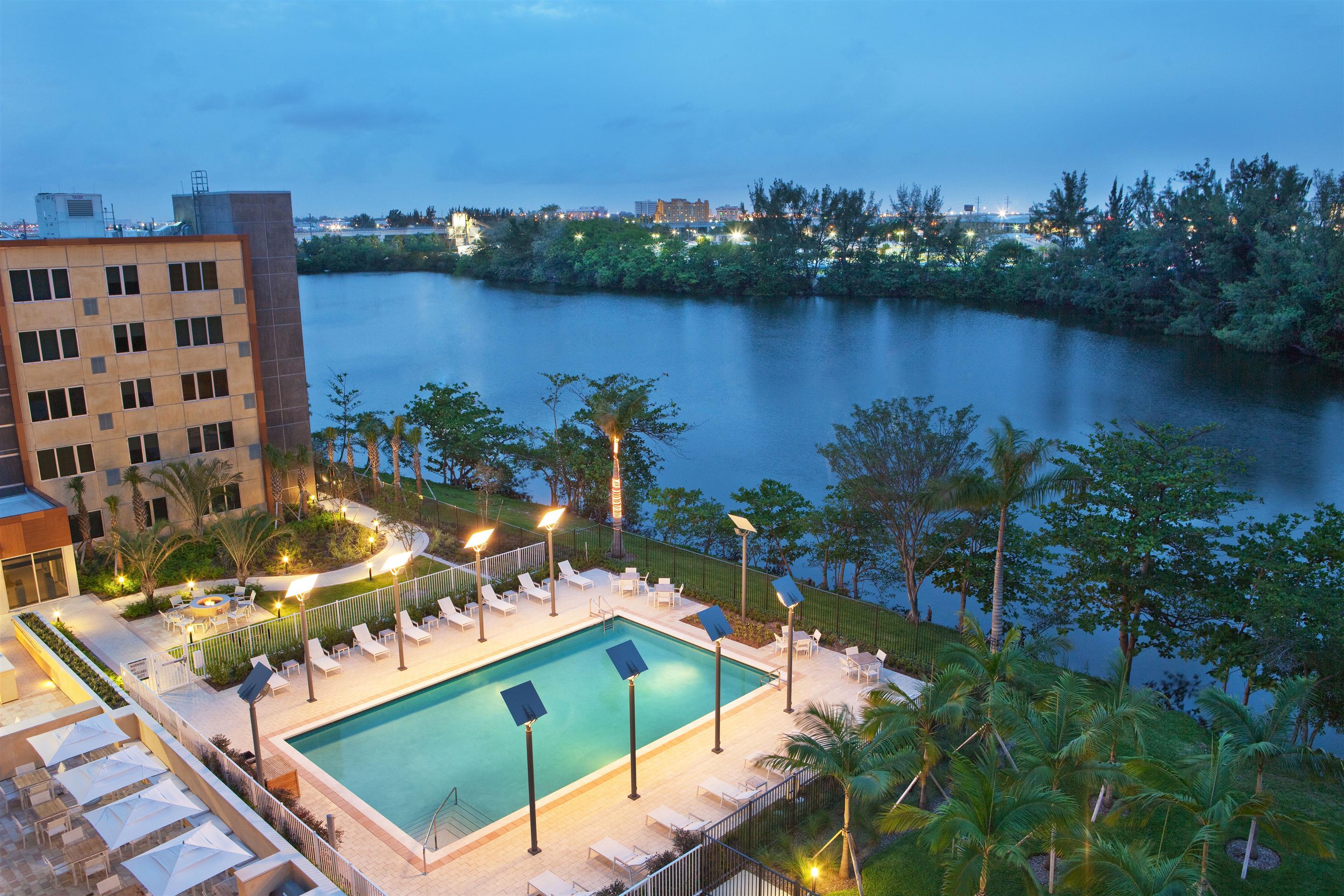 Element International Airport 3* Miami