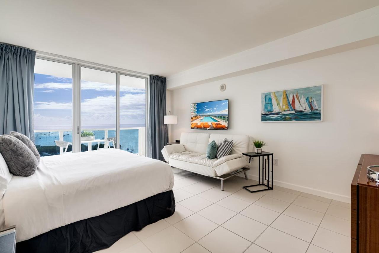Ocean View Balcony Steps From Restaurants, Peacock Park & Marina Casa de férias Miami