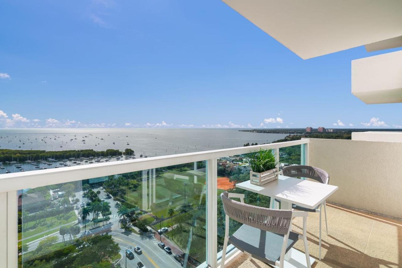 Ocean View Balcony Steps From Restaurants, Peacock Park & Marina Casa de férias