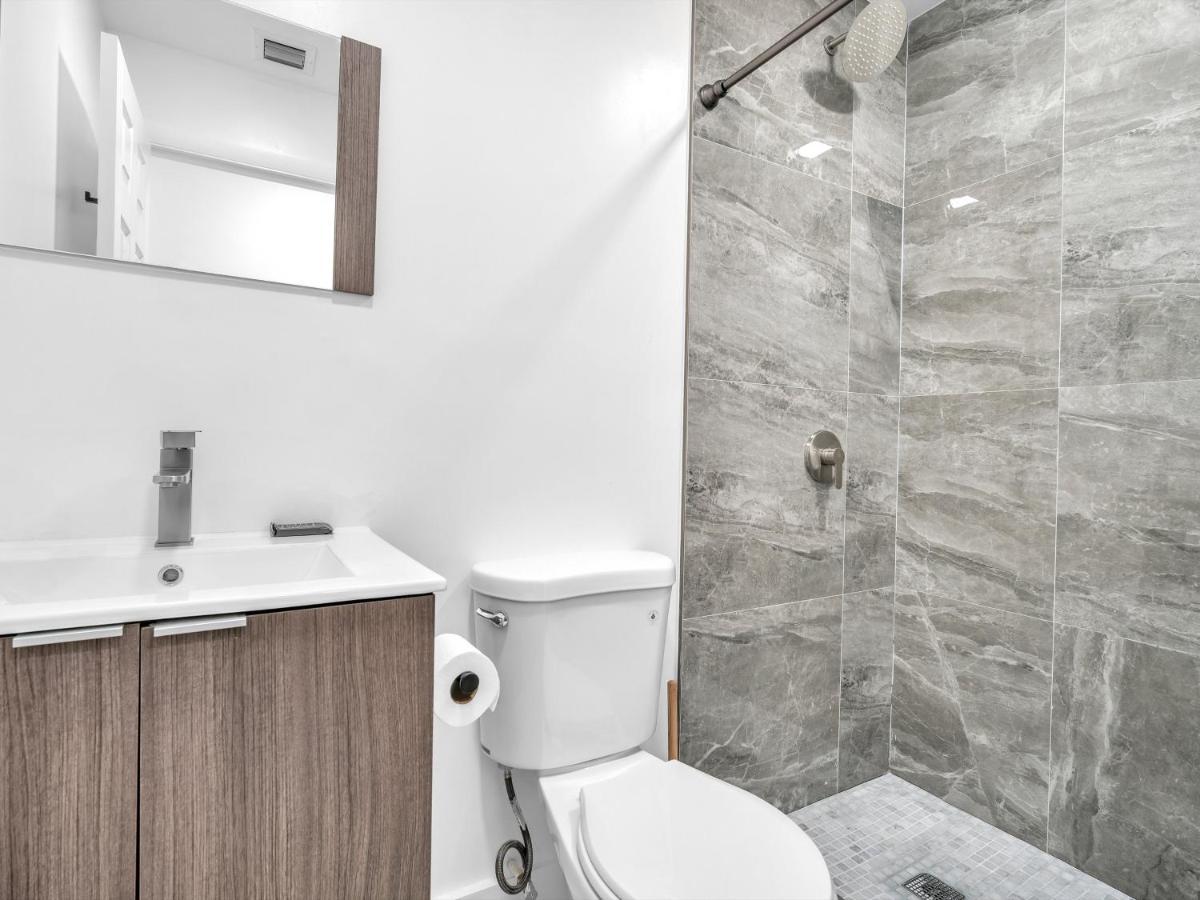 Upscale 3 Bedroom House In Centric Location - In Shores