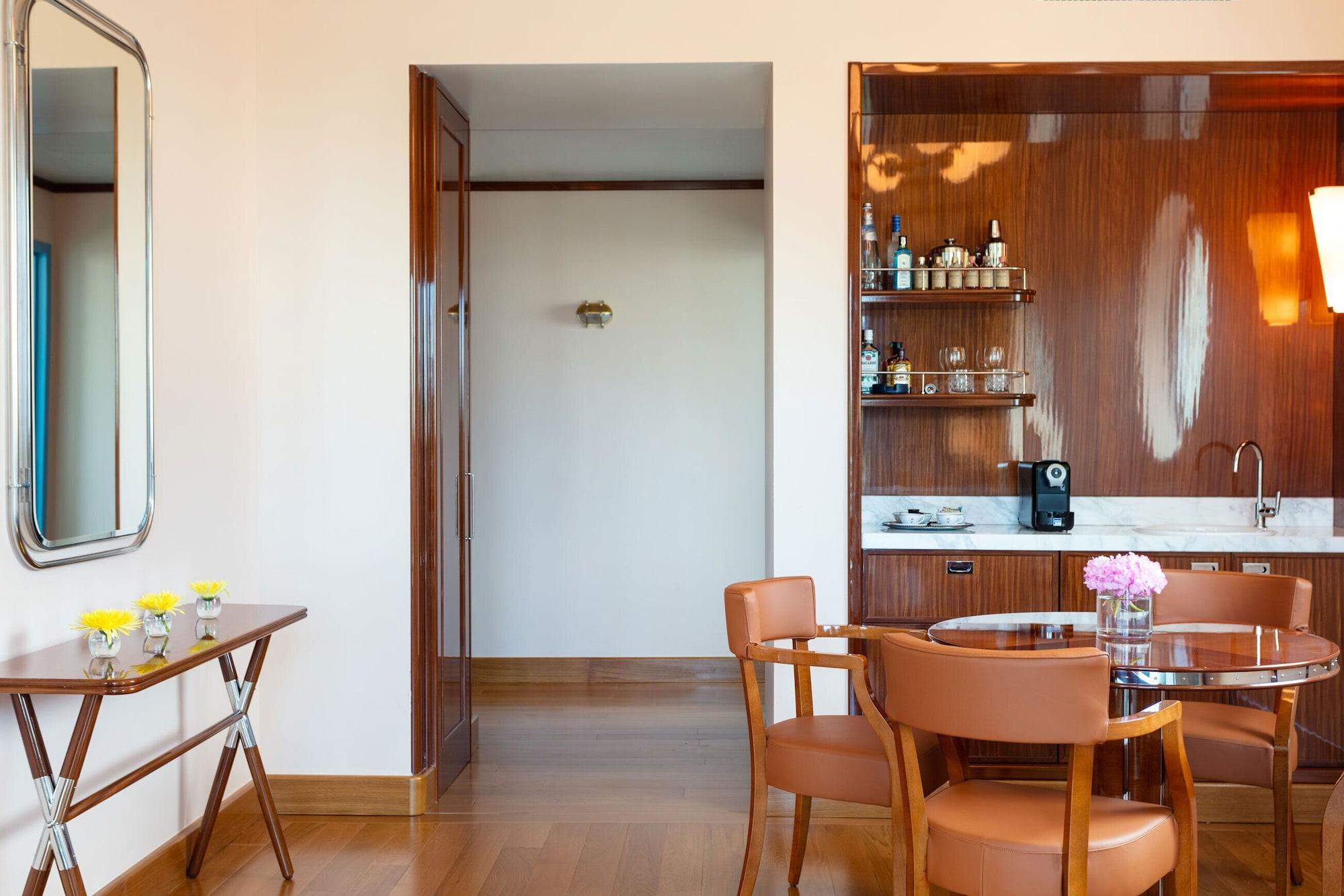 Mr. C - Coconut Grove Hotel 5*