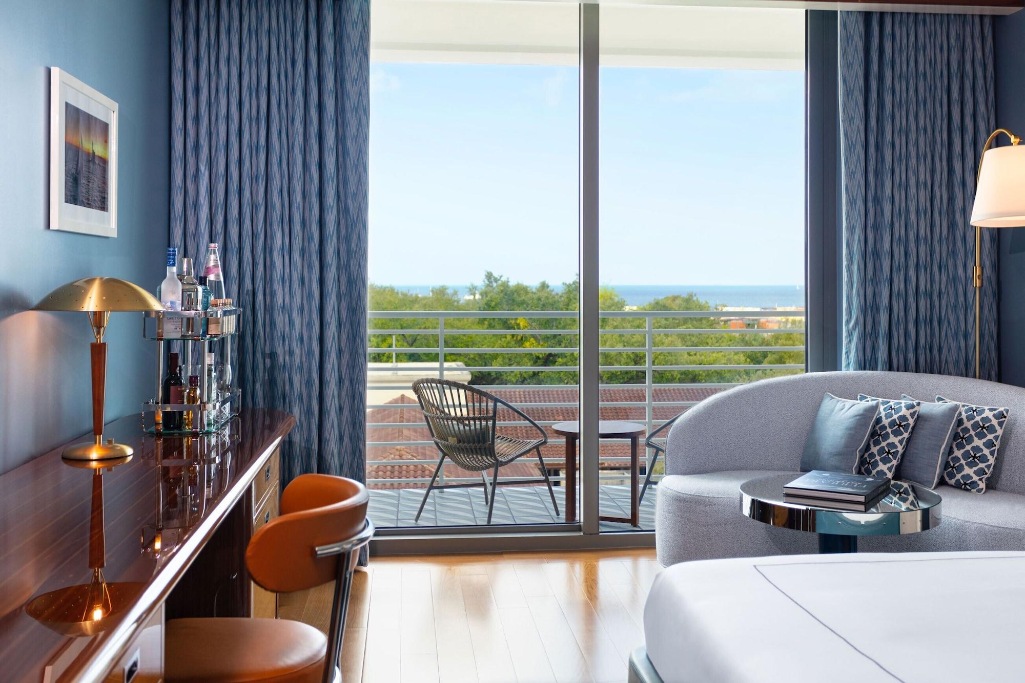 Mr. C - Coconut Grove Hotel