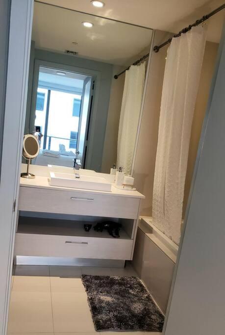 Gorgeous Upscale In The Middle Of Brickell * Miami