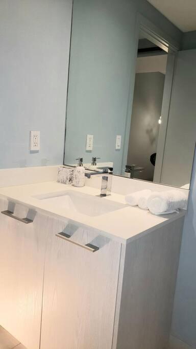 Gorgeous Upscale In The Middle Of Brickell