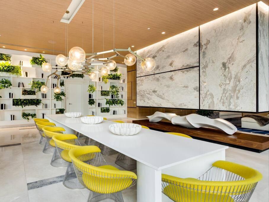 Apartment Gorgeous Upscale In The Middle Of Brickell Miami