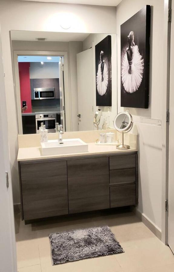 Apartamento Amazing Located In Upscale-prime Location. Walking Distance To Restaurant Miami