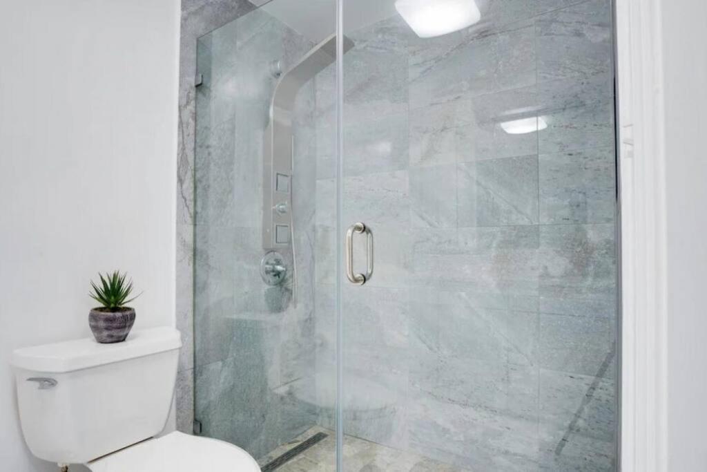Apartment Chic Penthouse: 3br X Pool X Gym X 2 Parking Spots