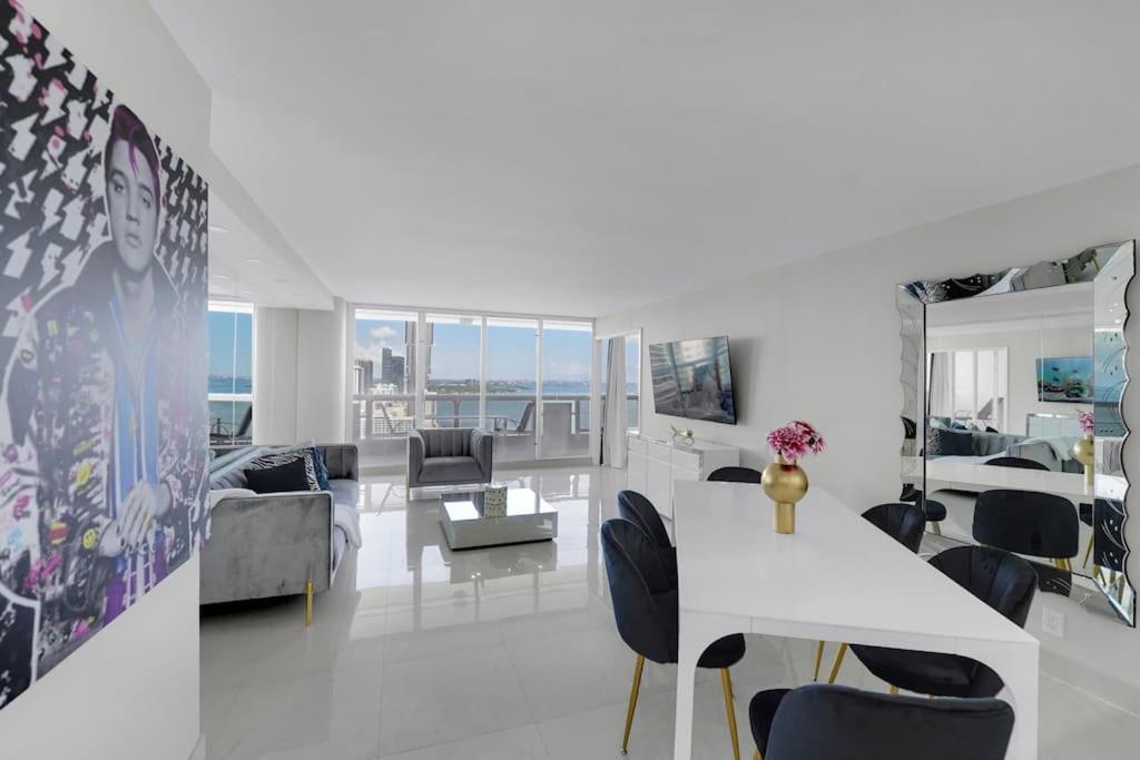 Velvet Sky! Water & Park Views! * Miami