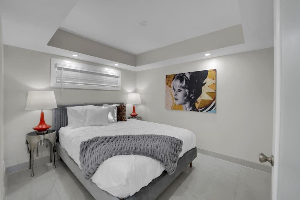 Apartment Velvet Sky! Water & Park Views! *