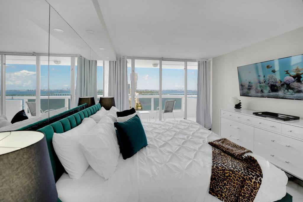 Velvet Sky! Water & Park Views! *