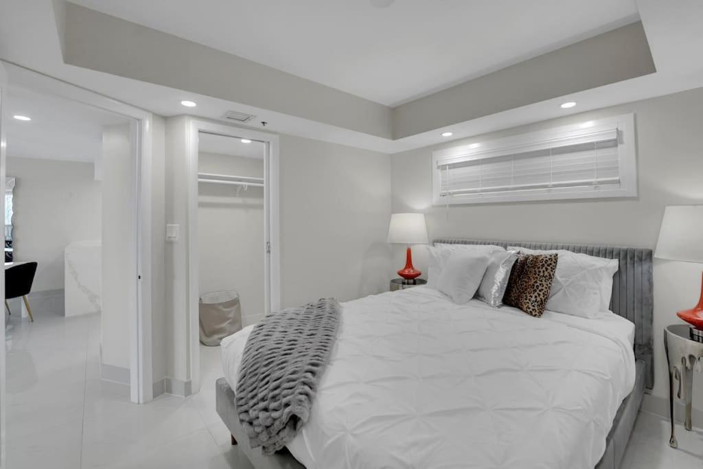 Velvet Sky! Water & Park Views! Apartment *