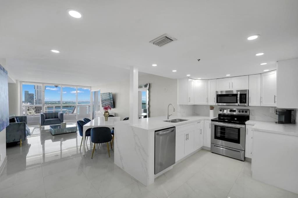 Velvet Sky! Water & Park Views! Apartment *