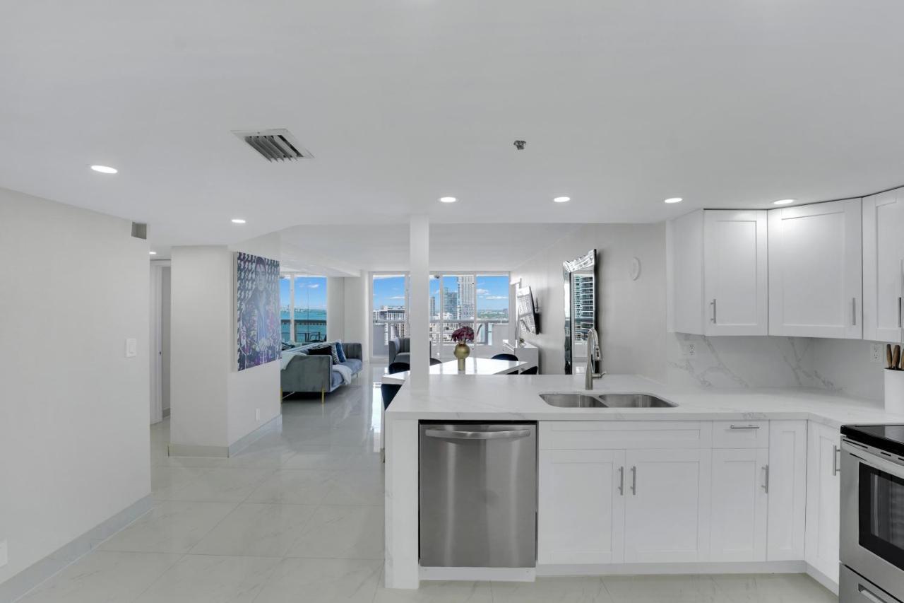 Velvet Sky! Water & Park Views! Apartment *