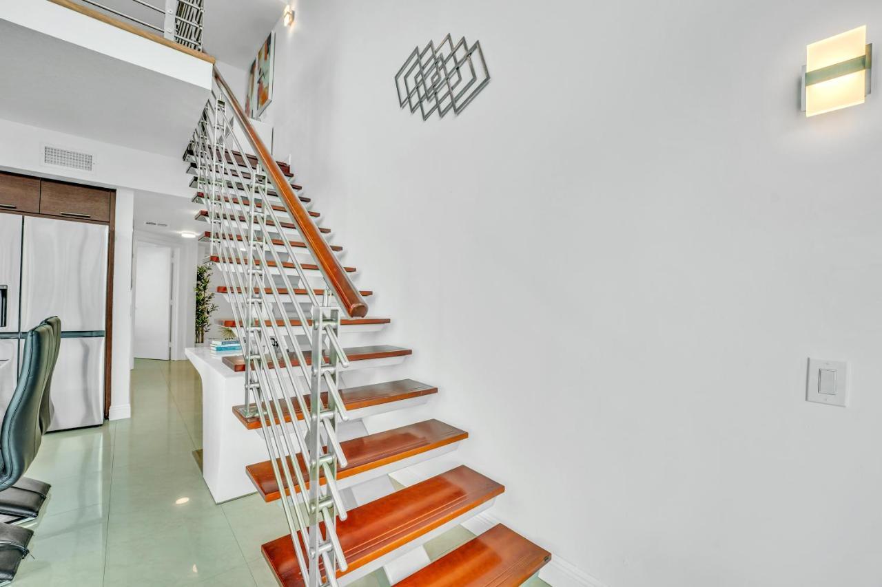 Modern 2 Story Loft 2br With Breathtaking Views *