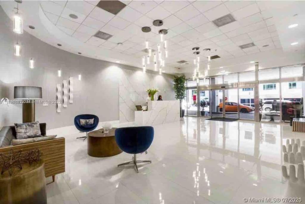 Location - Boho Brickell-spectacular Views-walk, Wi-fi, Water Apartment Miami