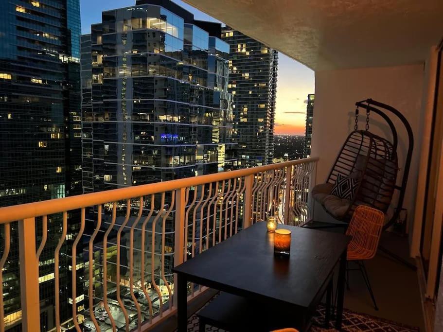 Location - Boho Brickell-spectacular Views-walk, Wi-fi, Water *