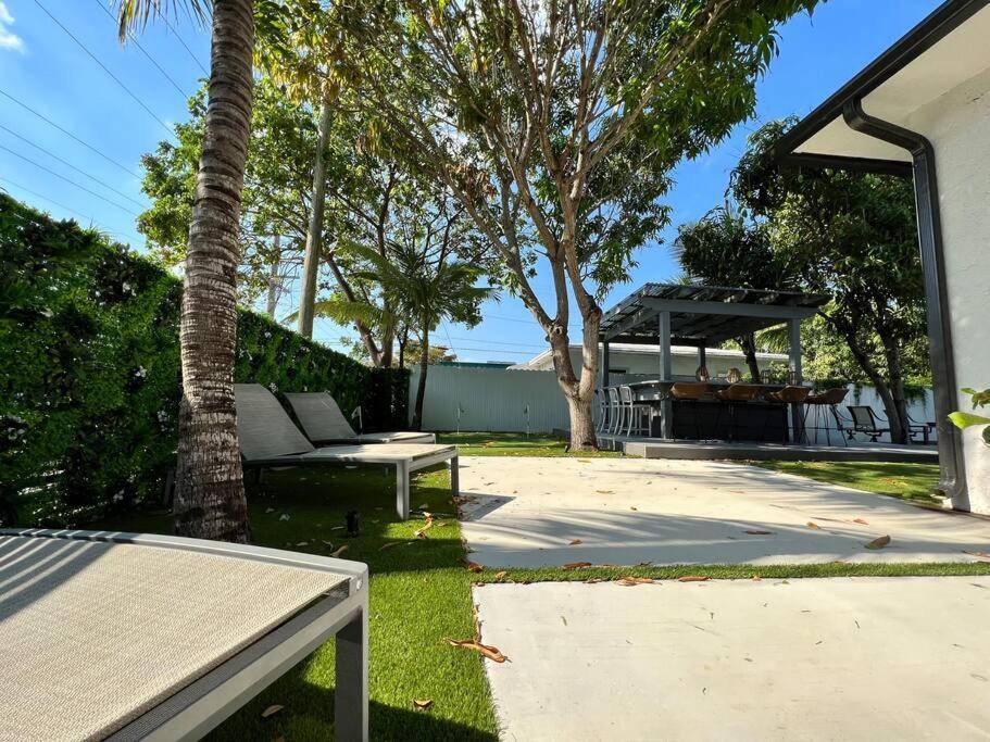 Stylish 2/1 Centrally Located! *
