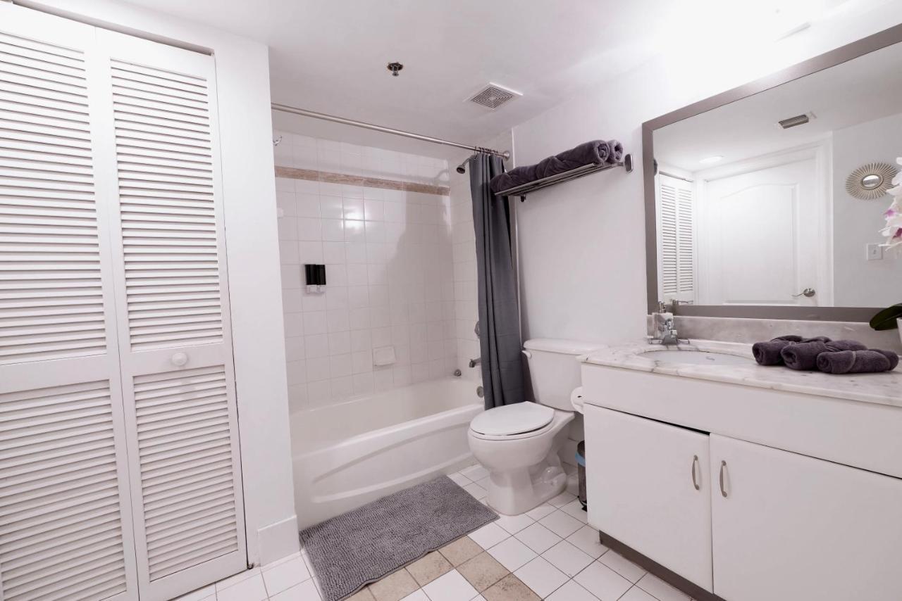 Apartment & Sea View+free Parking Modern