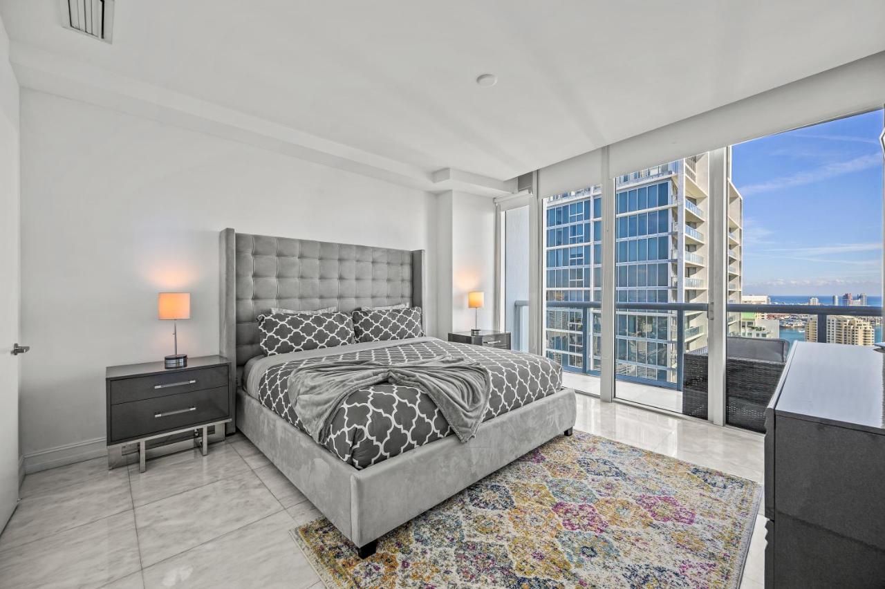 Apartment Icon Brickell • High Floor • Bay & Pool View Free *