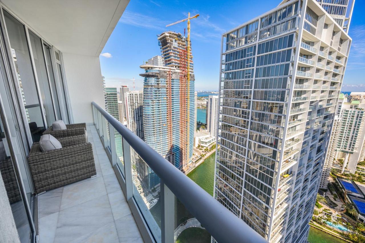 Icon Brickell • High Floor • Bay & Pool View Free Apartment