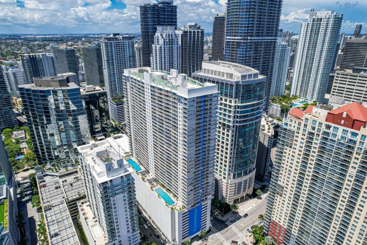 Luxurious In Brickell With Free Parking Apartment *