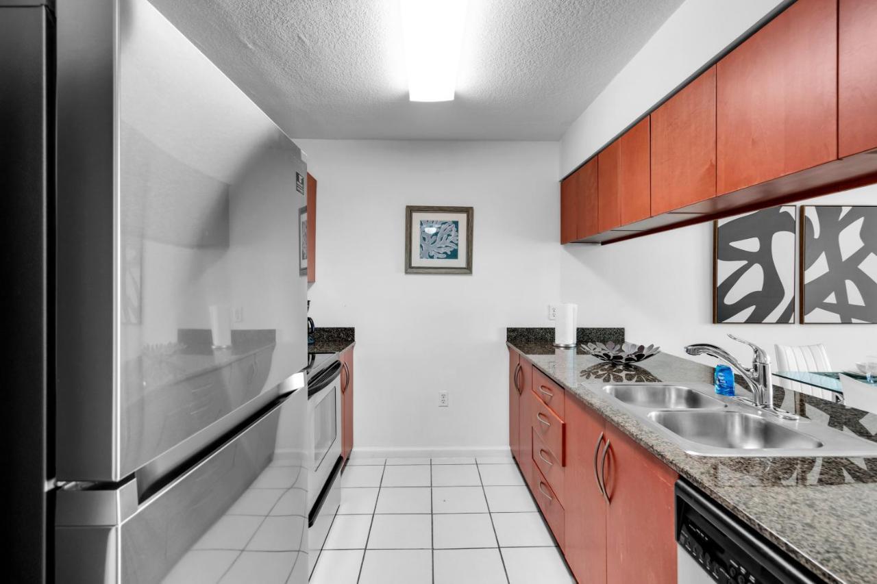 Luxurious In Brickell With Free Parking Apartment *