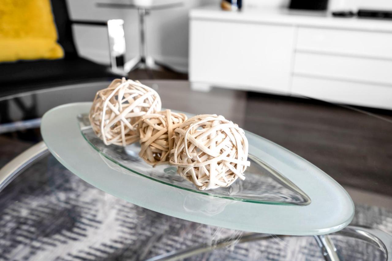 Luxurious In Brickell With Free Parking Apartment