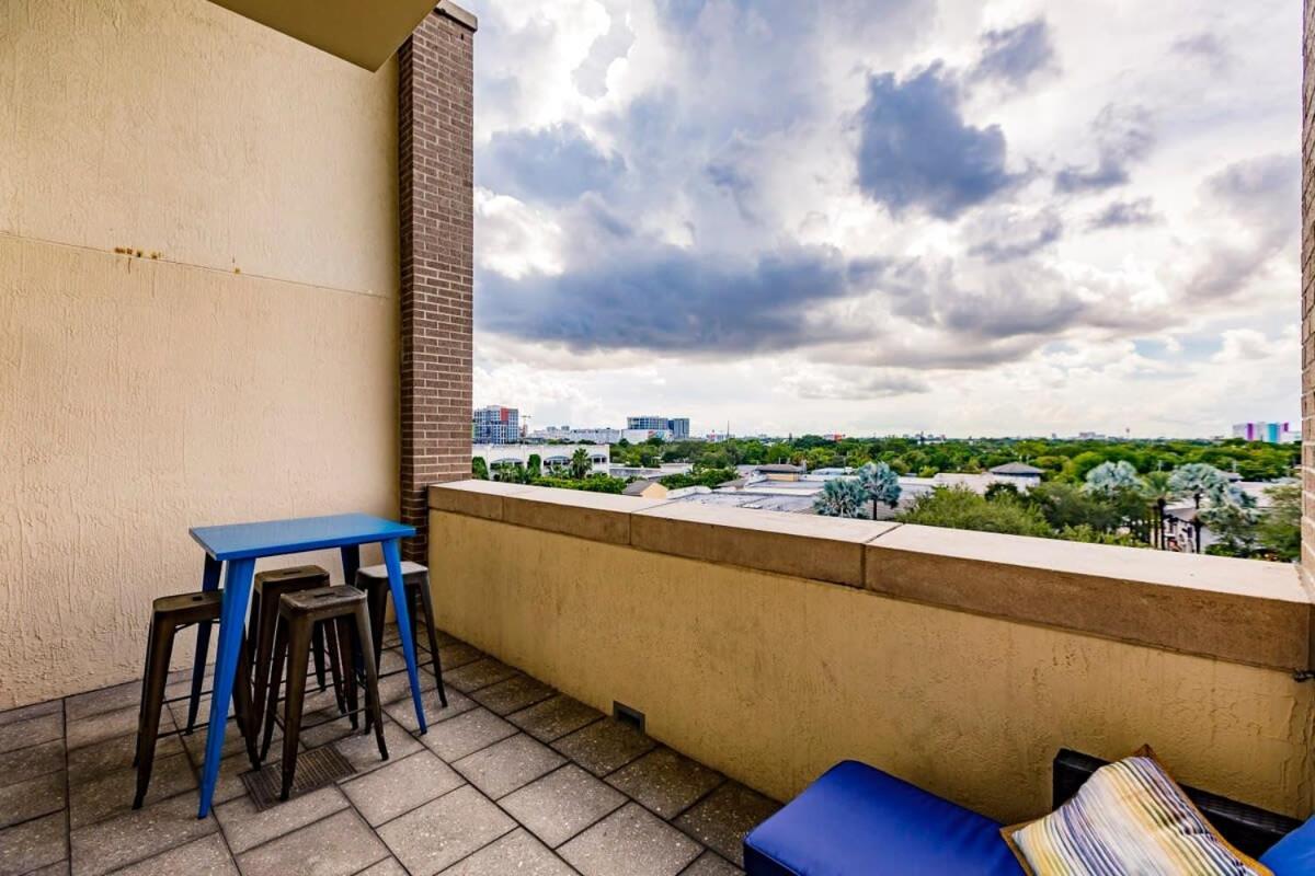 Hang Ten- Large Townhome Lux Amenities Parking *