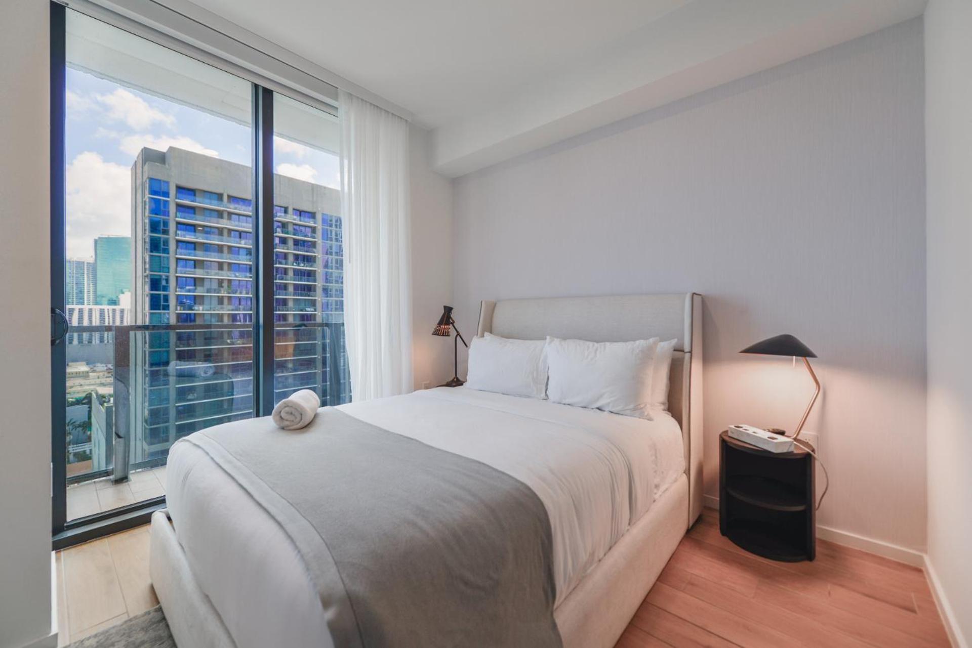 Apartment Breathtaking Views Near Bayfront Park