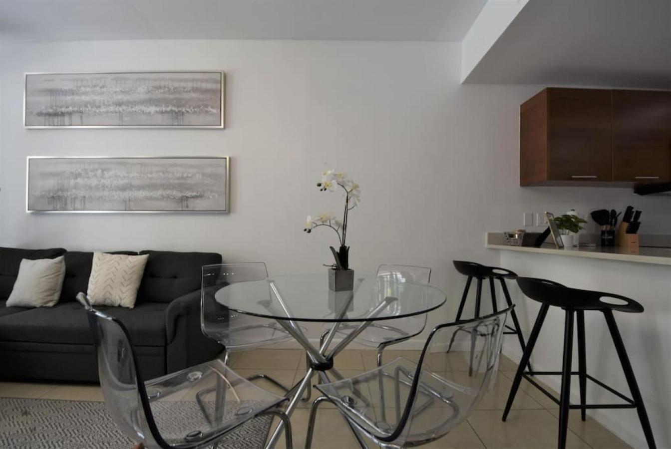 Lovely Midblock Building 1 Bedroom 1 Bathroom Apartment