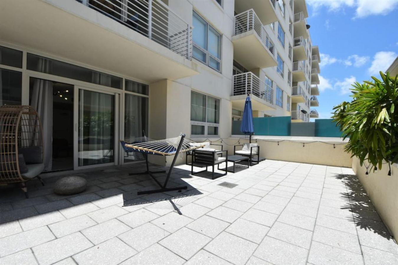 Apartment Lovely Midblock Building 1 Bedroom 1 Bathroom