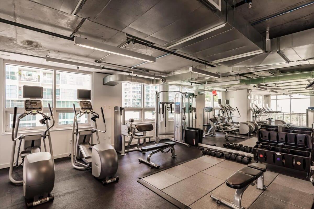 Apartment Hang Ten- Large Townhome Lux Amenities Parking Miami