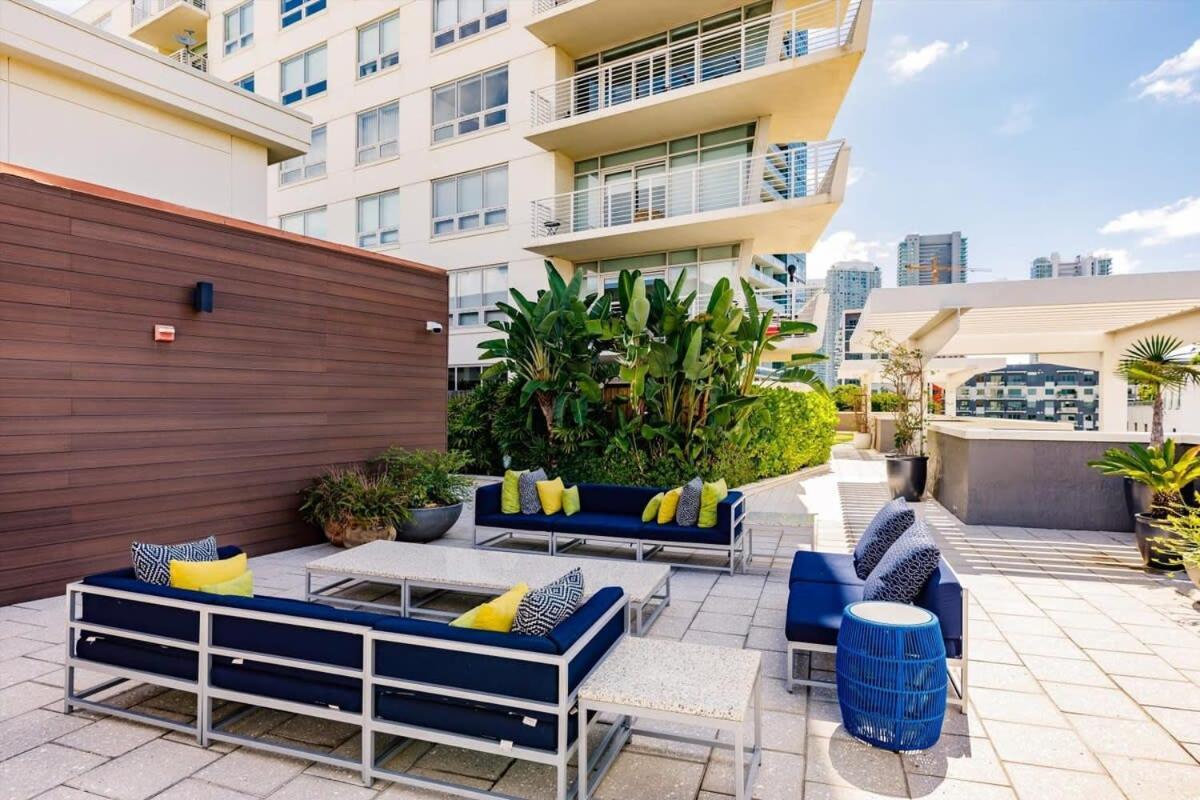 Hang Ten- Large Townhome Lux Amenities Parking