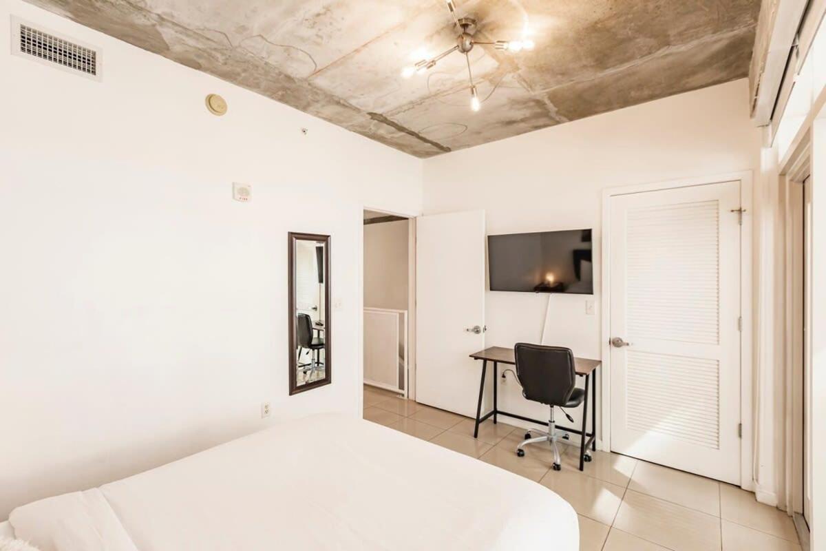 Apartment Hang Ten- Large Townhome Lux Amenities Parking