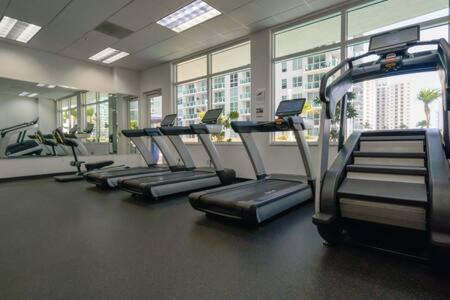 New Contempo - Bay Views & All Amenities
