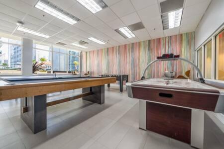 New Contempo - Bay Views & All Amenities Holiday home