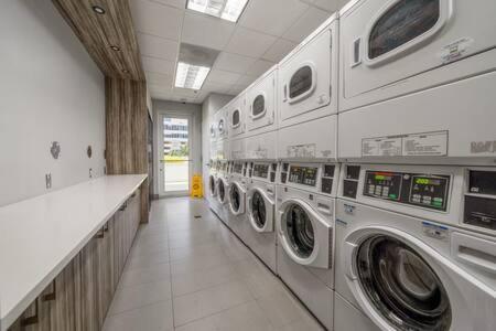 New Contempo - Bay Views & All Amenities * Miami