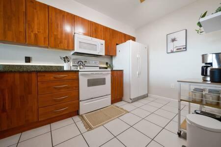 New Contempo - Bay Views & All Amenities